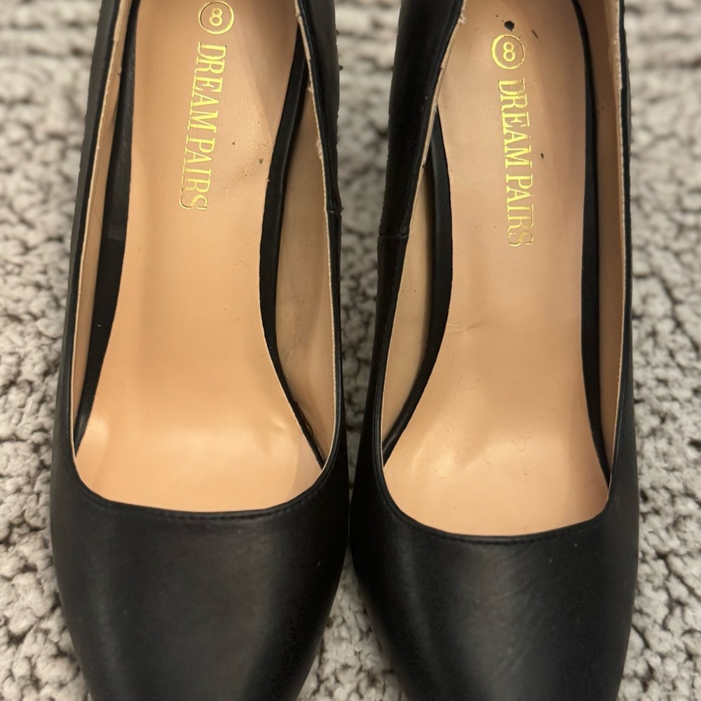 Dream Pairs Classic Black Heels